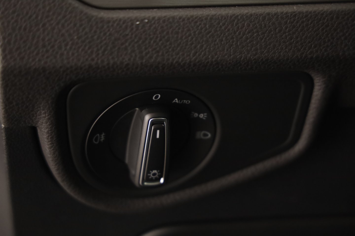 VW Touran Comfortline TDI SCR DSG | Bild 6 von 18