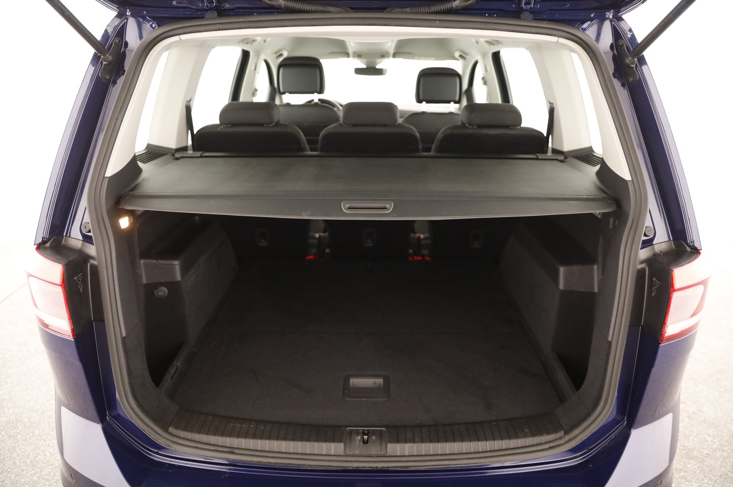 VW Touran Comfortline TDI SCR DSG | Bild 16 von 18
