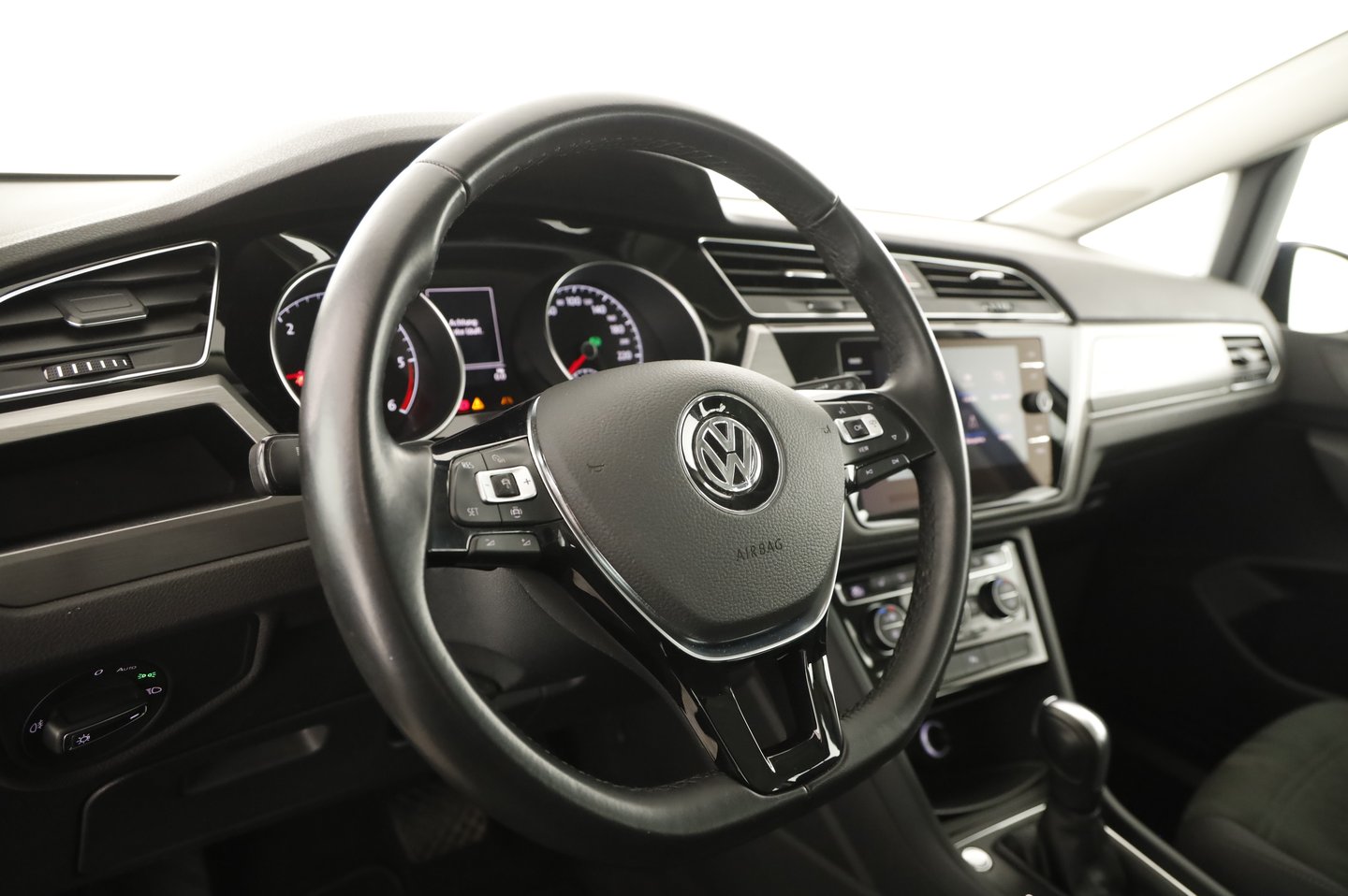 VW Touran Comfortline TDI SCR DSG | Bild 7 von 18