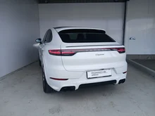 Porsche Cayenne E-Hybrid Coupé Platinum Edition in weiß