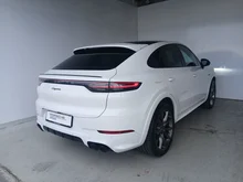 Porsche Cayenne E-Hybrid Coupé Platinum Edition in weiß