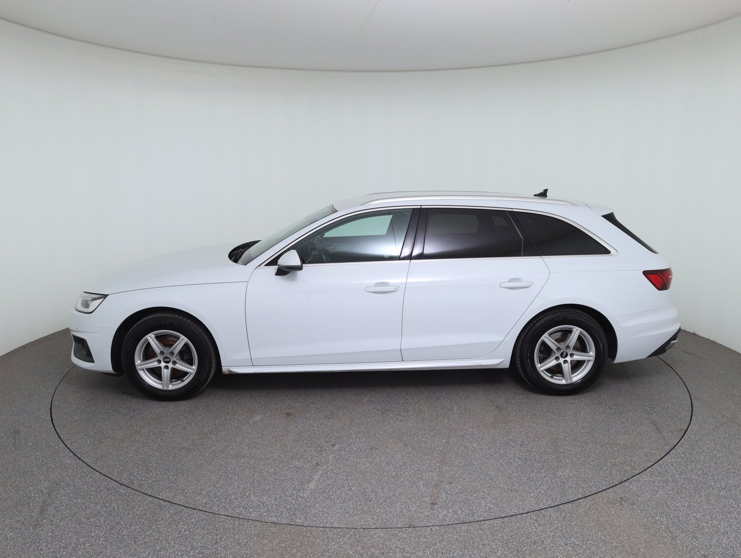 Audi A4 Avant 35 TDI | Bild 8 von 40