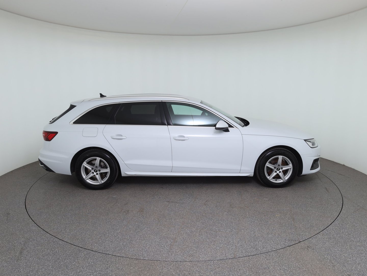 Audi A4 Avant 35 TDI | Bild 4 von 40