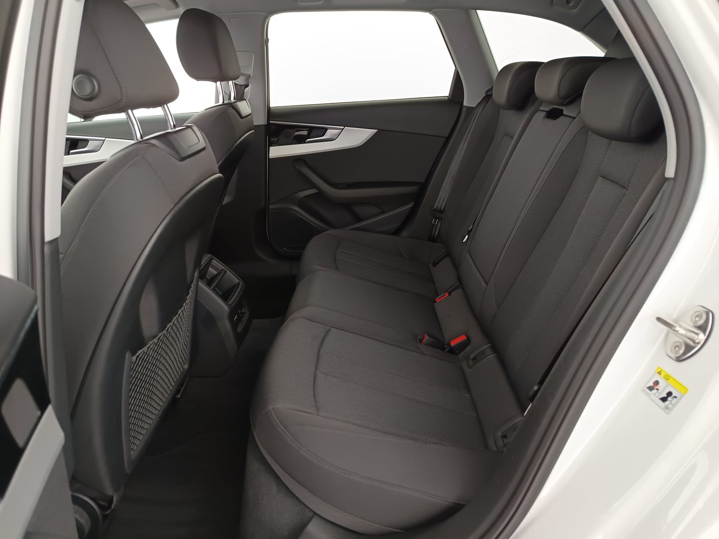 Audi A4 Avant 35 TDI | Bild 34 von 40