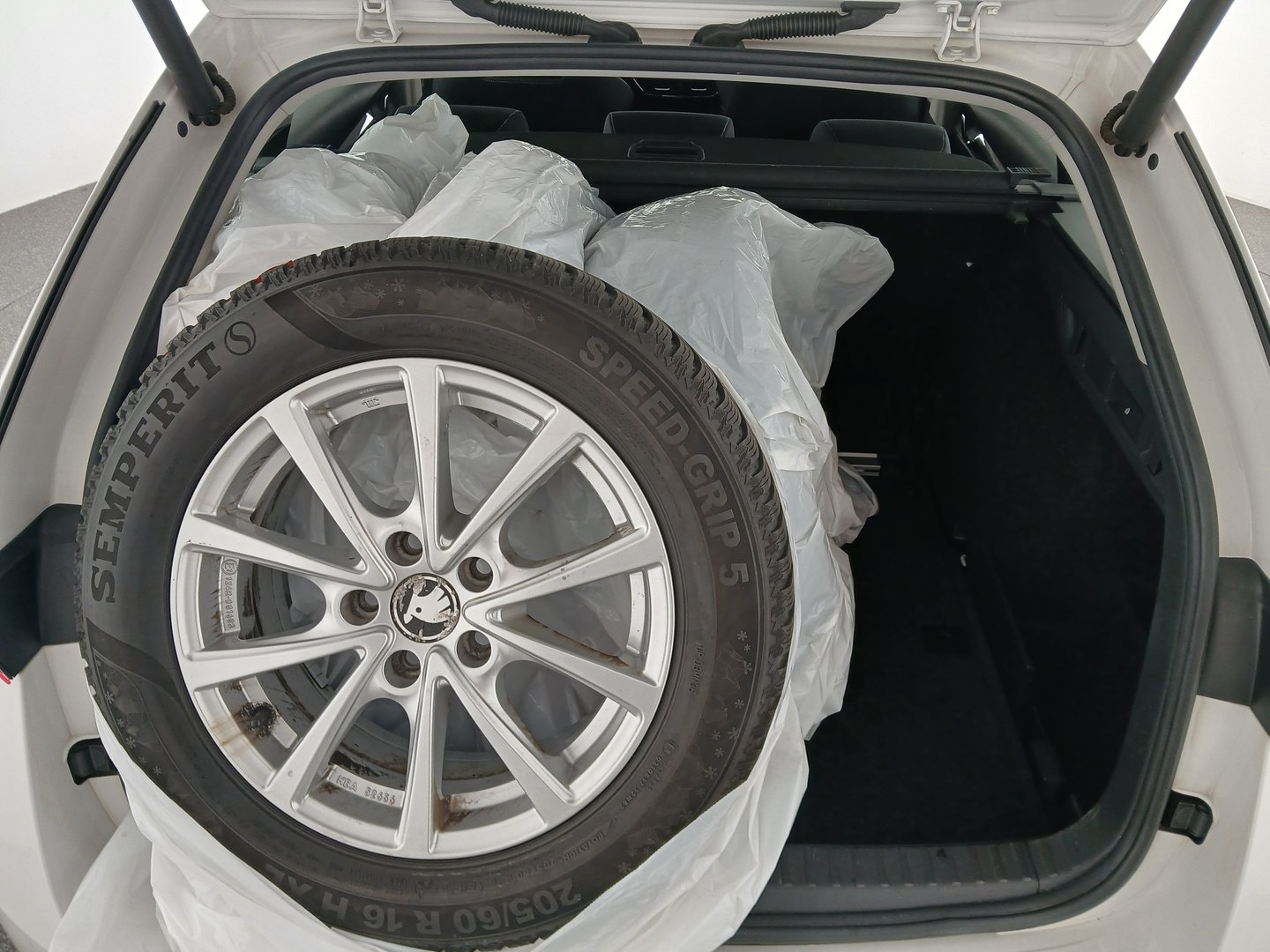 Škoda OCTAVIA Combi Premium TDI DSG | Bild 28 von 31