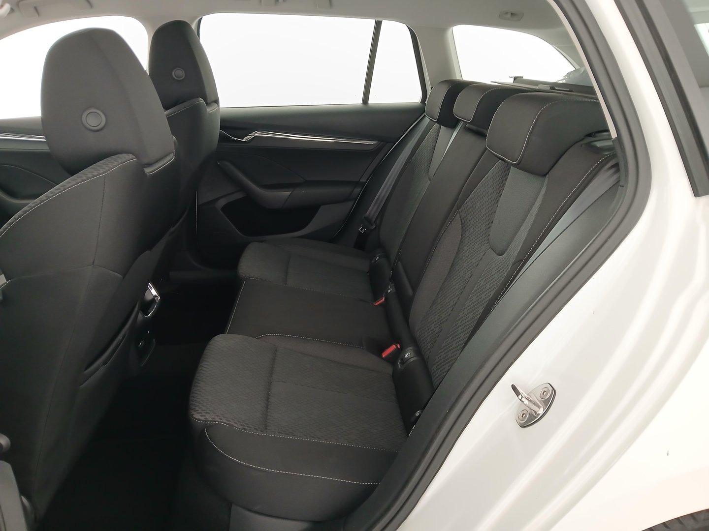 Škoda OCTAVIA Combi Premium TDI DSG | Bild 27 von 31