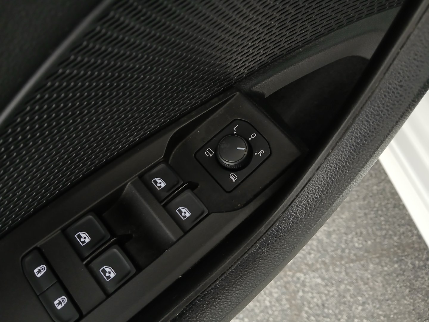 Škoda OCTAVIA Combi Premium TDI DSG | Bild 11 von 31