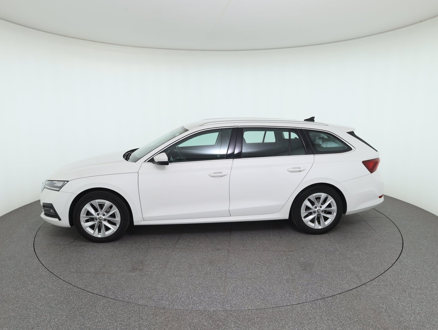 Škoda OCTAVIA Combi Premium TDI DSG | Bild 8 von 31