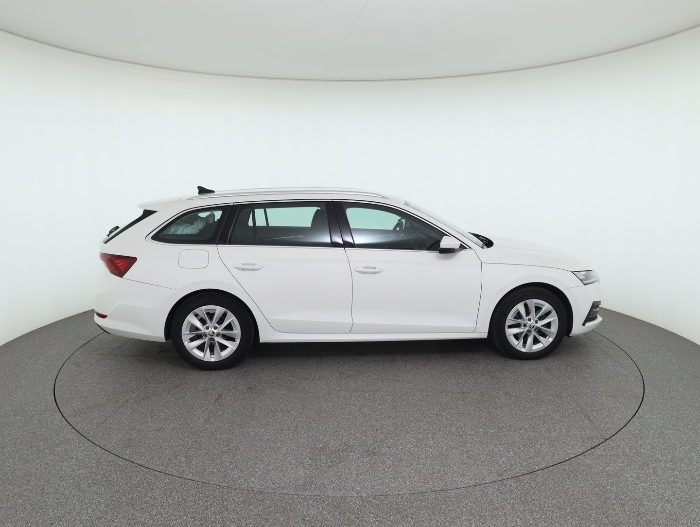 Škoda OCTAVIA Combi Premium TDI DSG | Bild 4 von 31