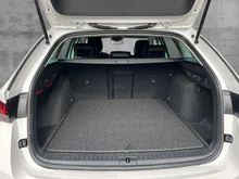 Škoda Octavia Combi Selection TDI DSG in 9P Candy-Weiss