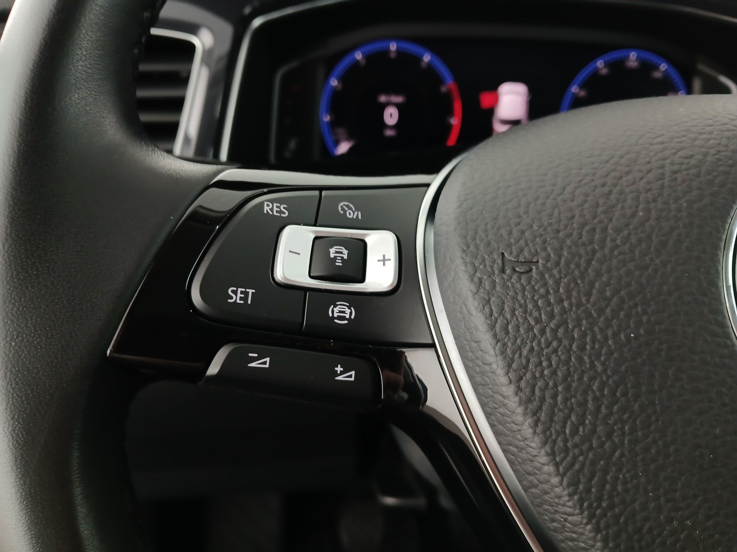 VW T-Roc Sport TSI ACT OPF | Bild 16 von 30