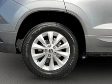 Škoda Karoq Selection TSI ACT in Graphit-Grau Metallic