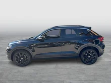 VW T-Roc Life TSI in Deep Black Perlef.