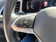 VW T-Roc Life TSI in Deep Black Perlef.
