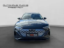 Audi Q8 50 e-tron quattro business in Manhattangrau Metallic