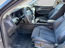Audi Q8 50 e-tron quattro business in Manhattangrau Metallic