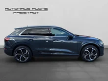 Audi Q8 50 e-tron quattro business in Manhattangrau Metallic