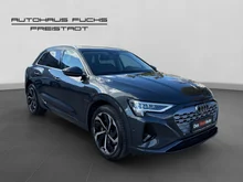 Audi Q8 50 e-tron quattro business in Manhattangrau Metallic