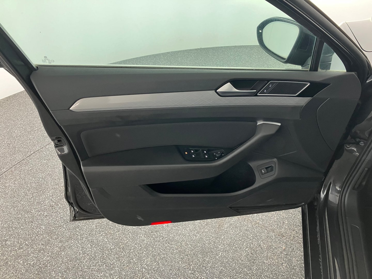 VW Passat Var. Business TDI SCR 4MOTION DSG | Bild 3 von 17
