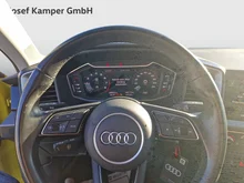 Audi A1 allstreet 25 TFSI intense in Pythongelb Metallic