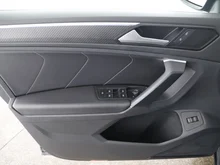 VW Tiguan R-Line TDI 4MOTION DSG in DELFINGRAU METALLIC