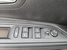 Peugeot 5008 BlueHDI 130 EAT8 GT in weiß