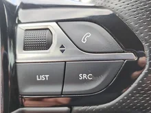 Peugeot 5008 BlueHDI 130 EAT8 GT in weiß