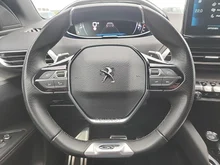 Peugeot 5008 BlueHDI 130 EAT8 GT in weiß