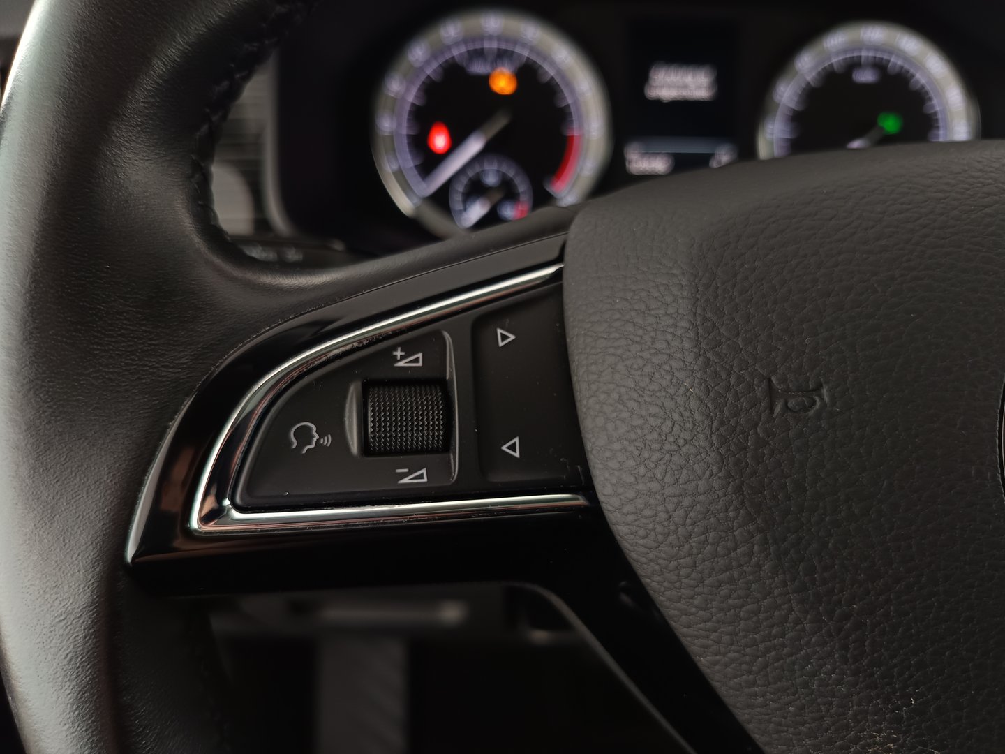 Škoda KODIAQ 7-Sitzer Style Ltd TDI DSG | Bild 16 von 34