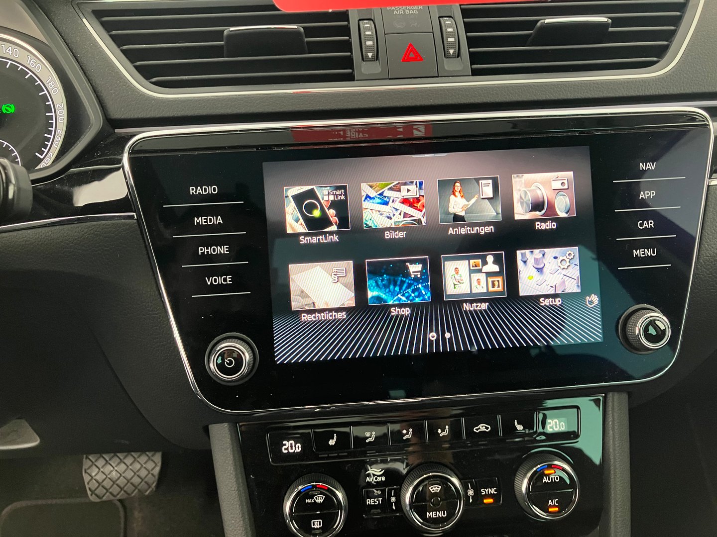 Škoda SUPERB Combi L&K TDI DSG | Bild 6 von 15