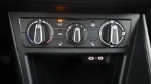 VW Polo 4Me in Deep Black Perleffekt