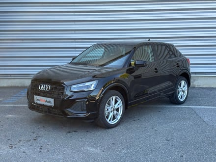 Audi Q2 35 TFSI admired
