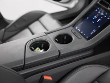 Porsche Taycan Plus in weiss - normal