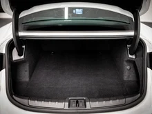Porsche Taycan Plus in weiss - normal