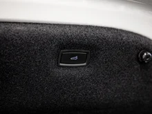 Porsche Taycan Plus in weiss - normal