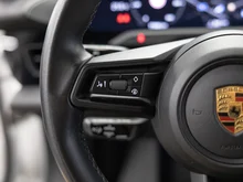 Porsche Taycan Plus in weiss - normal