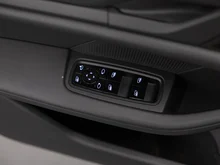 Porsche Taycan Plus in weiss - normal