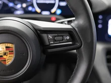 Porsche Taycan Plus in weiss - normal