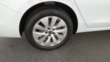 VW Passat Variant Business eHybrid 150kW in Pure White