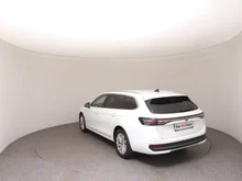 VW Passat Variant Business eHybrid 150kW in Pure White