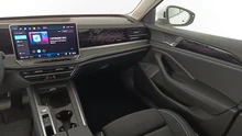 VW Passat Variant Business eHybrid 150kW in Pure White