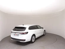 VW Passat Variant Business eHybrid 150kW in Pure White
