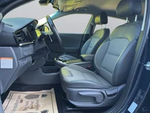 KIA Niro Silber e-Niro in dunkelblau - metallic