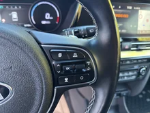 KIA Niro Silber e-Niro in dunkelblau - metallic