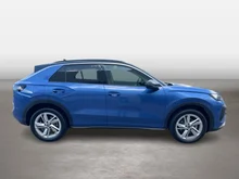 VW T-Roc Life eTSI DSG in Celestial Blue Dach Black Uni