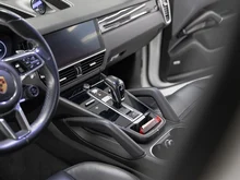 Porsche Cayenne E-Hybrid Coupé in weiß ab 08/2019