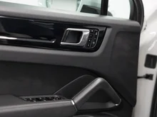 Porsche Cayenne E-Hybrid Coupé in weiß ab 08/2019