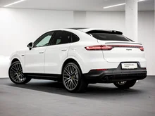 Porsche Cayenne E-Hybrid Coupé in weiß ab 08/2019