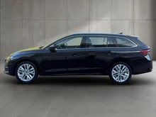 Škoda Octavia Combi Selection TSI mHEV DSG in Black-Magic Perleffekt