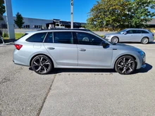 Škoda Octavia Combi Sportline TSI mHEV DSG in Smokey Diamond-Silber Metallic